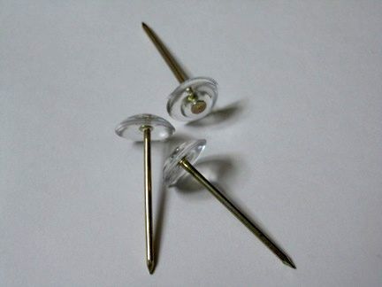 100均 カーペット鋲 ダイソー